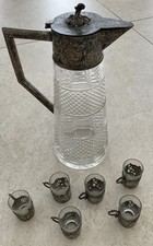 Siebenteiliges Likörset aus